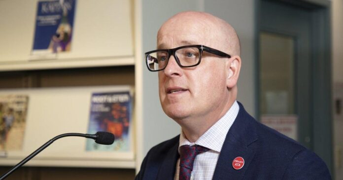 Alberta teachers file complaints against province, allege bad faith bargaining