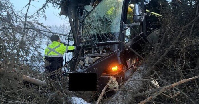 Bus carrying junior hockey team crashes in northern Alberta, two sent to hospital