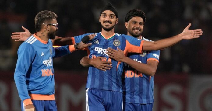 India crushes South Africa to take 2-1 lead in T20 series