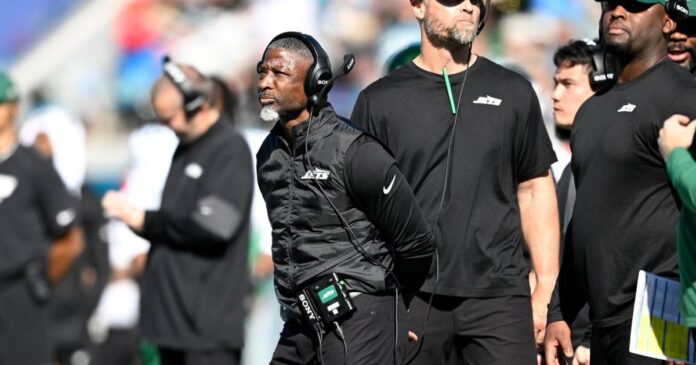 Aaron Glenn shakes up Jets defense in season marked by uncomfortable decisions in 1st year as coach
