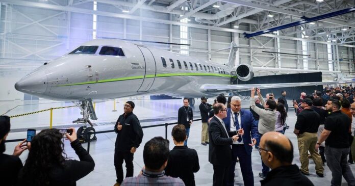 Bombardier to repay US$500 million in senior notes, on track with debt reduction plan