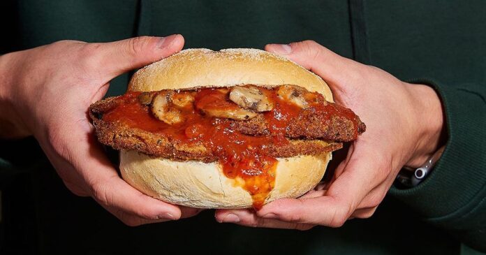 Iconic Toronto sandwich shop closing after over 70 years