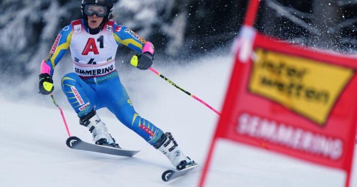 Olympic champion Sara Hector leads World Cup GS after 1st run. Mikaela Shiffrin stands 8th.