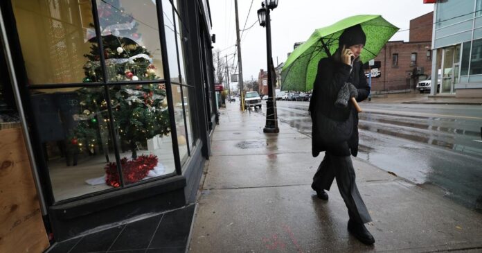 Potential of ‘localized flooding’ in Toronto, outages and tree damage in GTA due to heavy rain and freezing rain forecasted for Sunday