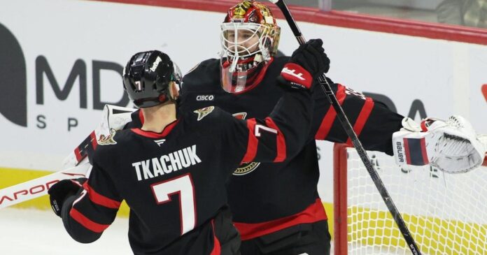 Senators throw support behind Ullmark as starting goaltender takes leave of absence
