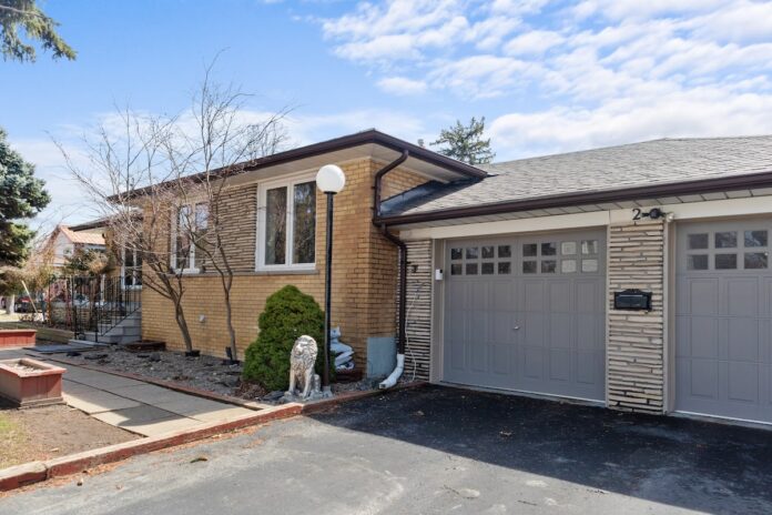 Agincourt bungalow sellers test out more than a dozen prices, including $1