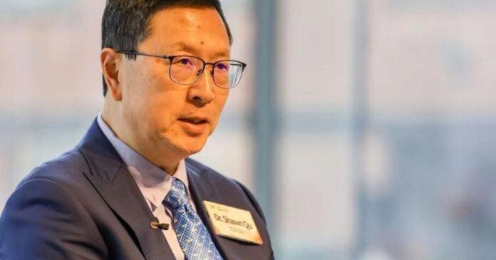 Betting on batteries, Canadian Solar founder steps down as president