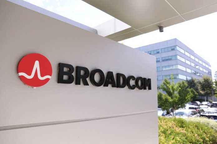 Broadcom forecasts first-quarter revenue above estimates on AI demand