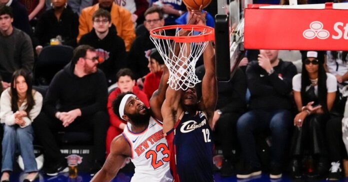 Brunson and the reserves lead a Christmas comeback as the Knicks beat the Cavaliers 126-124