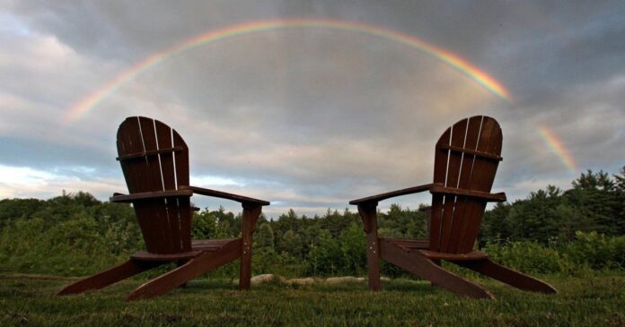 Creating a simple garden sanctuary for year-round relaxation