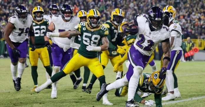 Derrick Henry’s virtuoso performance helps Ravens stay alive with 41-24 win over Packers