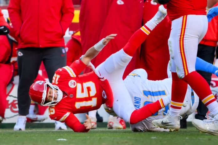 Injuries to Mahomes and Parsons overshadow an eventful NFL Week 15