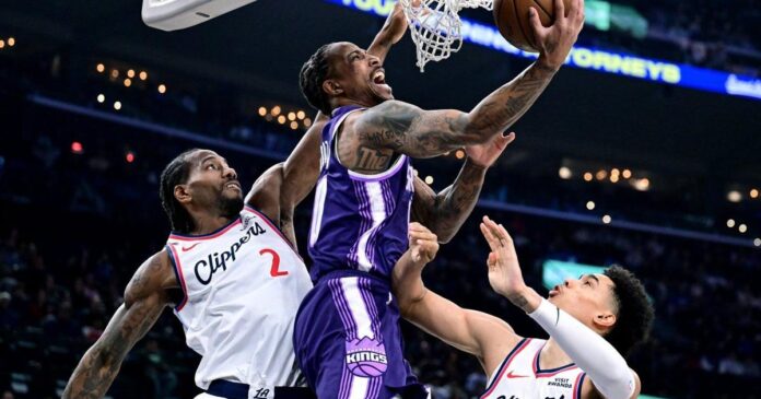 Leonard scores 33 as Clippers extend win streak to 5 with 131-90 rout of Kings
