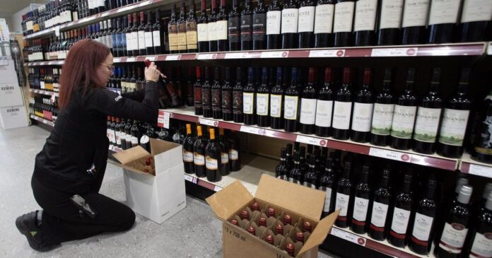 Manitoba surpasses goal of U.S.-made liquor sales with $2.6M donation to charities