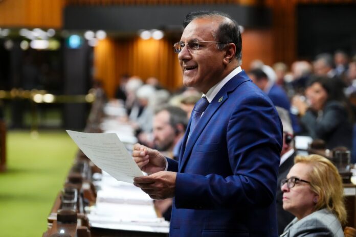 Ottawa to shift nearly $1-billion from public-service pension fund to general revenues