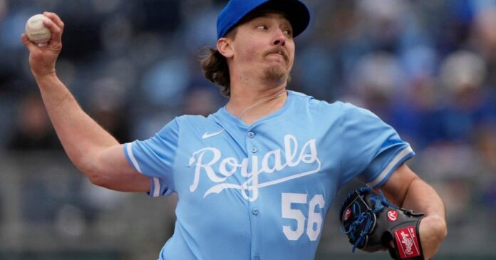 Right-handed reliever Hunter Harvey signs 1-year contact with the Cubs, AP source says