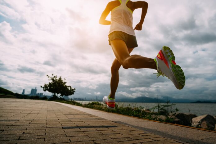 This professor teaches his psychology students to run a marathon