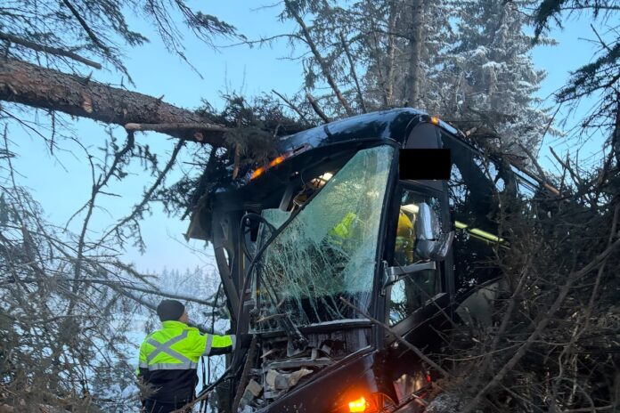 Two injured after bus carrying junior hockey team crashes in northern Alberta