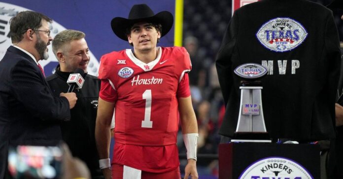 Weigman throws 4 touchdown passes as Houston beats LSU 38-35 in Texas Bowl