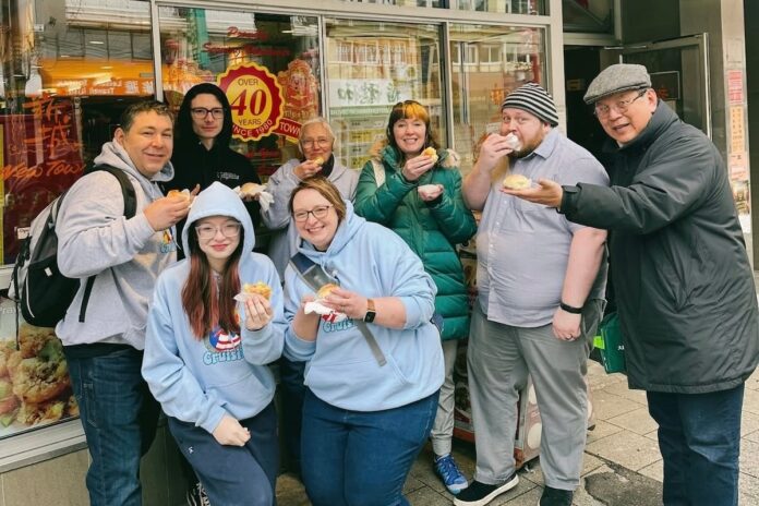 Who needs retirement? Vancouver senior shares his culture and expertise in Chinatown