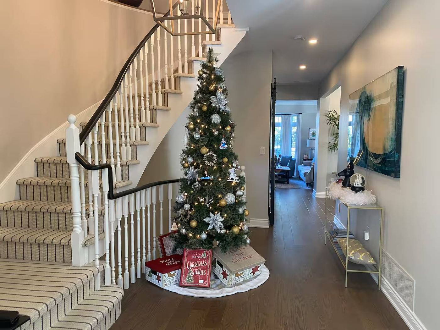 The Santa Clause House Oakville Airbnb1