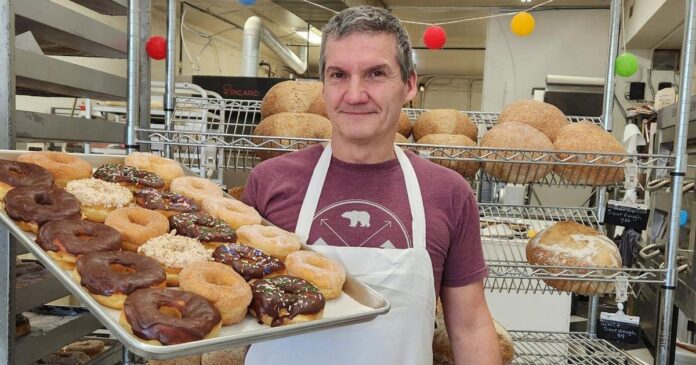 ‘Bite me’: Alberta baker challenges premier’s office over boycott tied to recall