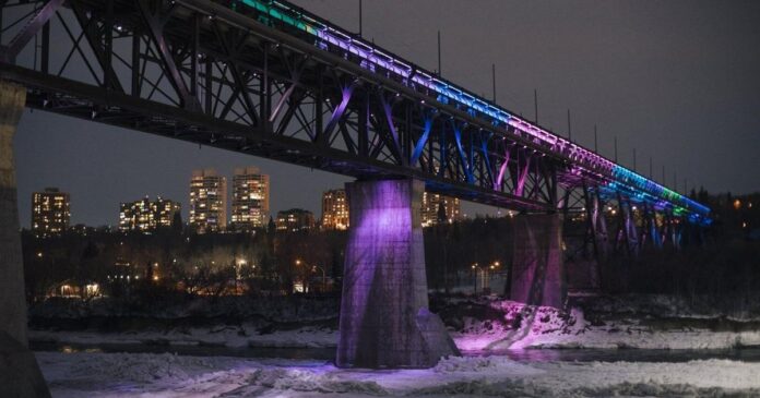 ‘Naughty list’: Alberta government looks to protect bridges from big trucks