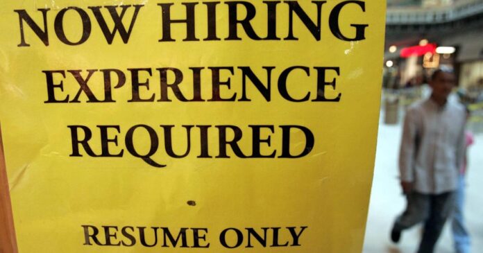 Trump tariffs, AI boom dampen Canadian corporations' hiring outlook in first half of 2026