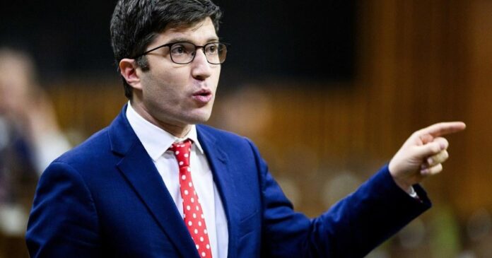 Conservative MP accuses students of free speech attack after campus event cancelled