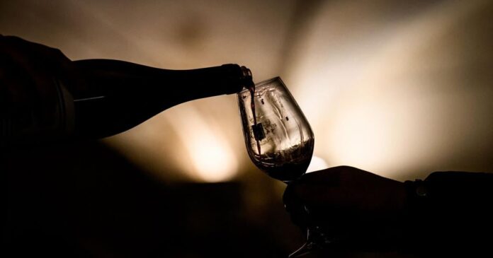 Canadians’ pandemic drinking habits have stuck. Here’s how bad it’s gotten, according to new report