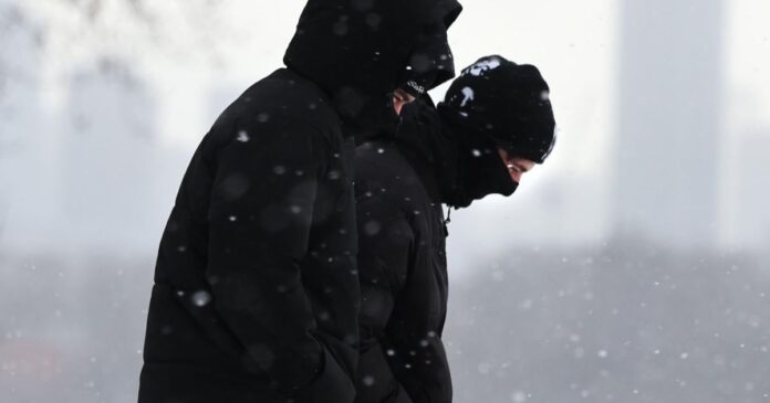 Messy mix of rain and snow for Toronto as cold front set to move in