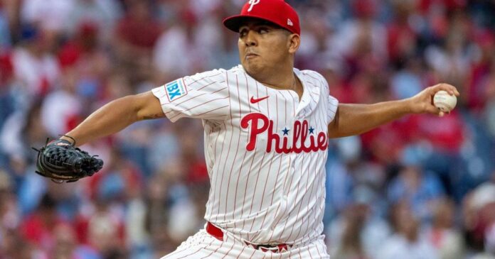 Left-hander Ranger Suárez and Boston Red Sox agree to $130 million, 5-year contract, AP source says