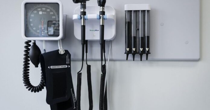 Female family doctors in Ontario spend more time with patients, make less money: study