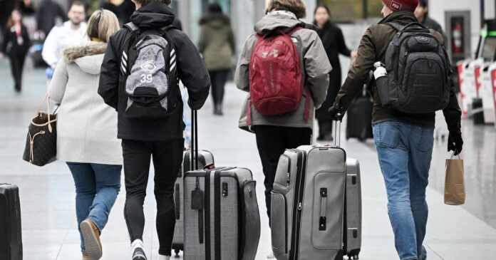 Canadians cool on some Caribbean hot spots after U.S. strike on Venezuela