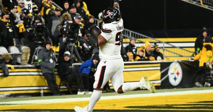 Texans stifle Aaron Rodgers and the Steelers 30-6 for franchise’s 1st road playoff win